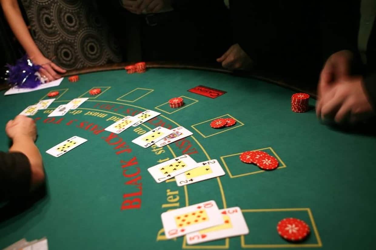 Blackjack : comment réussir à gagner contre le croupier ?